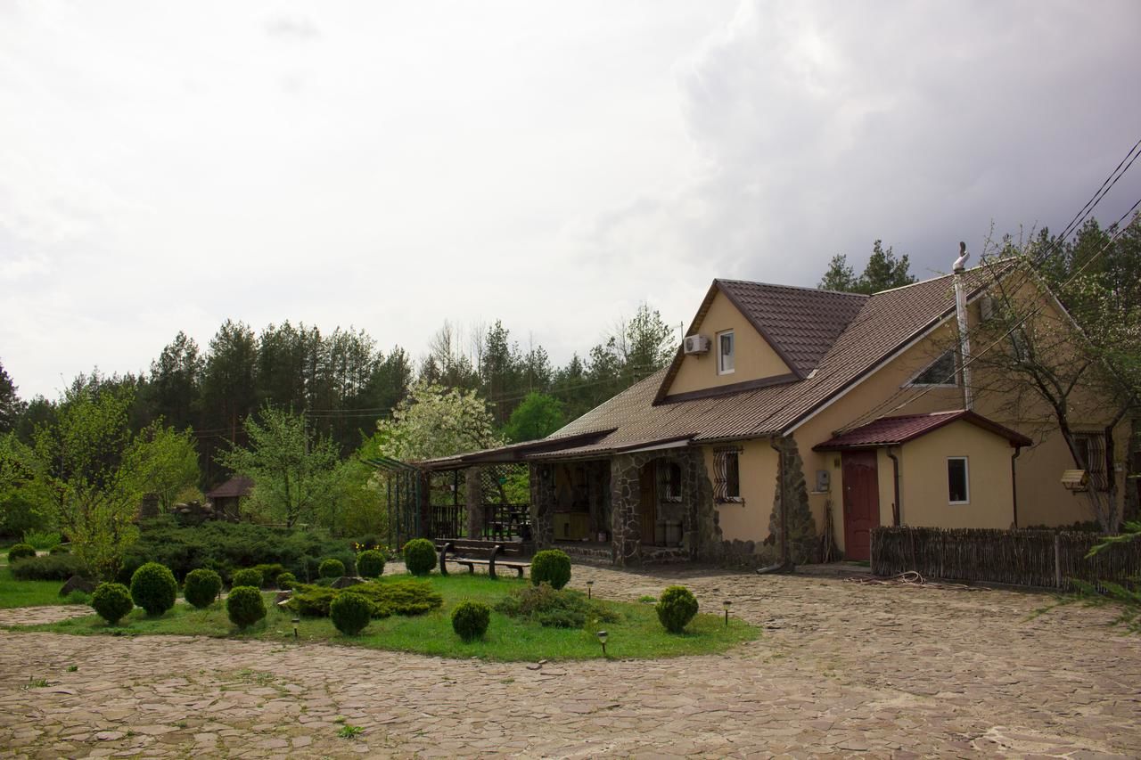 Дома для отпуска Уютная усадьба с озером возле леса Voropaivka-4